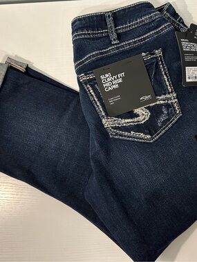 Silver Jeans NWT Women’s Suki Curvy Fit Mid Rise Capri 30” x 22.5” Dark Wash
